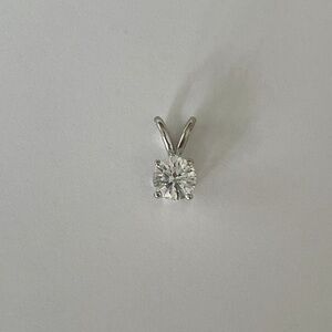 14KT White Gold Round Brilliant Cut Diamond Pendant